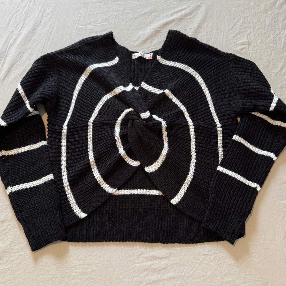 FCT Women's with Love Sweater Black and White Size Small‎